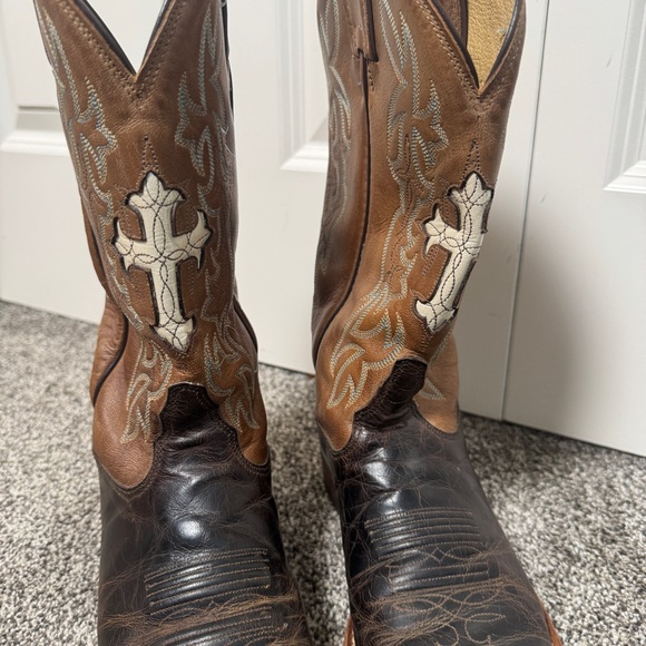 Tony Lama Woman’s Cowboy Boots 6.5B Brown Leather Cross Embroidered Square Toe - Picture 2 of 10